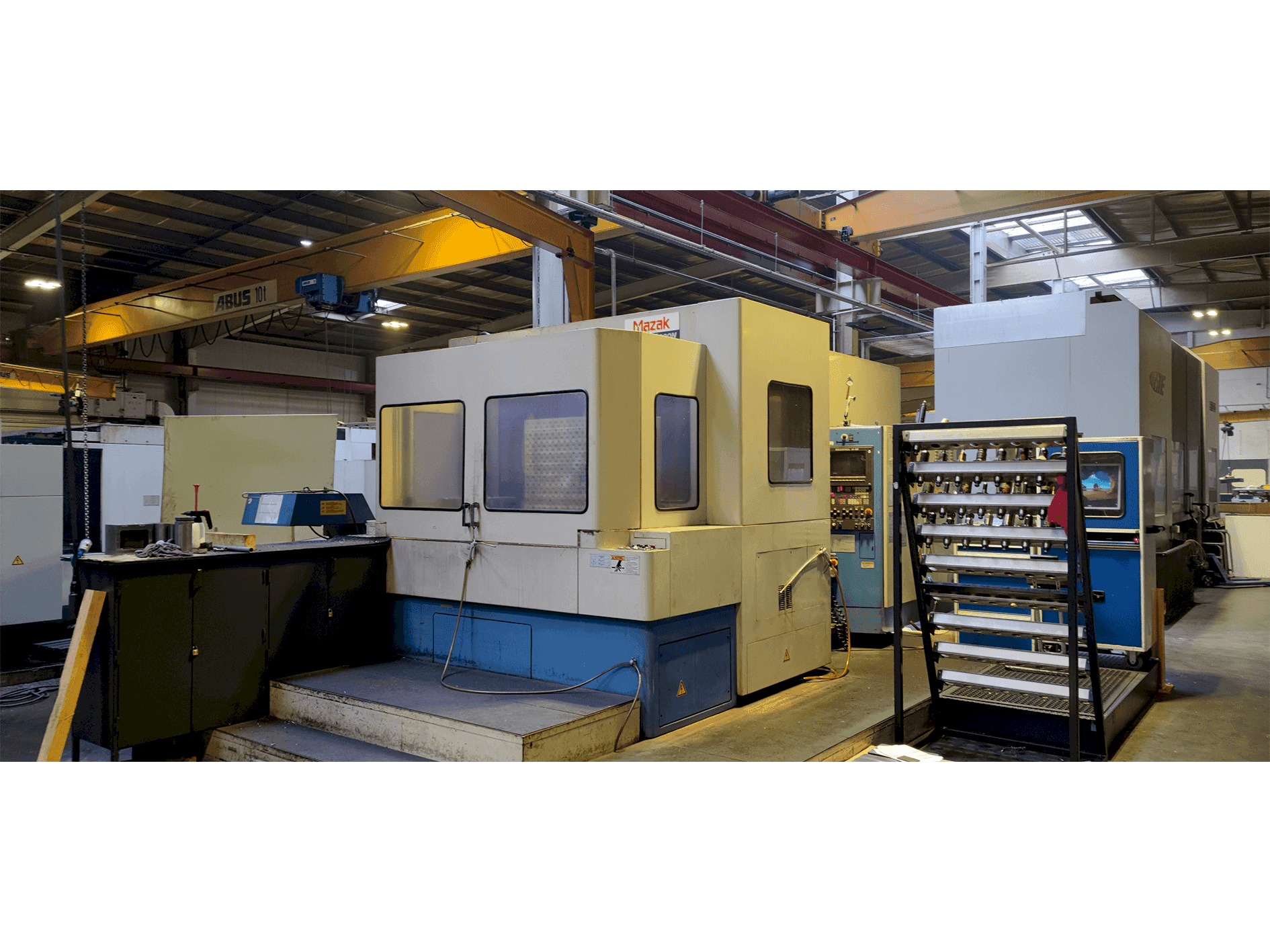 Vista Frontal  da Mazak H-630 N  máquina