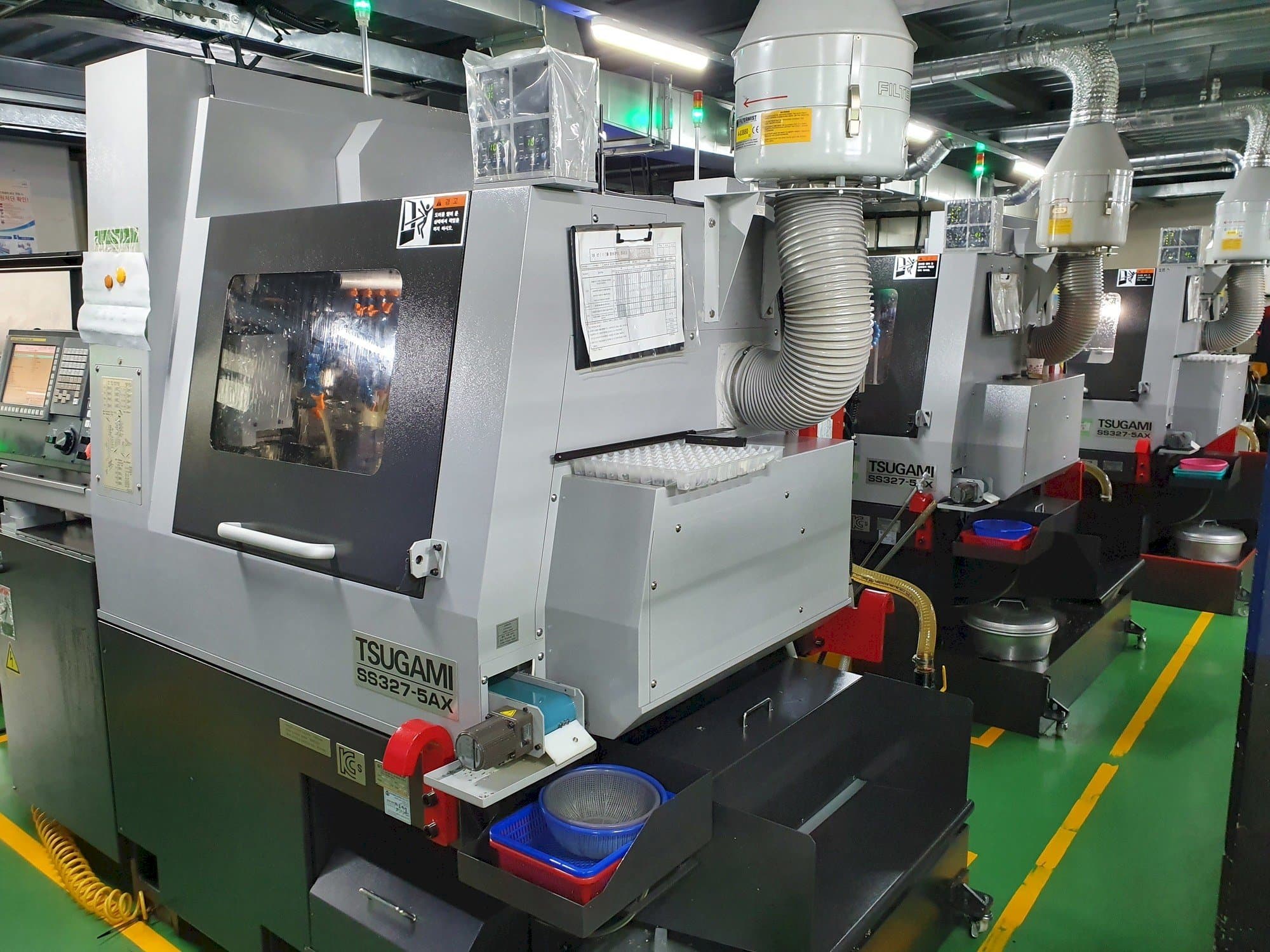 Vista Frontal  da TSUGAMI SS327-5AX  máquina