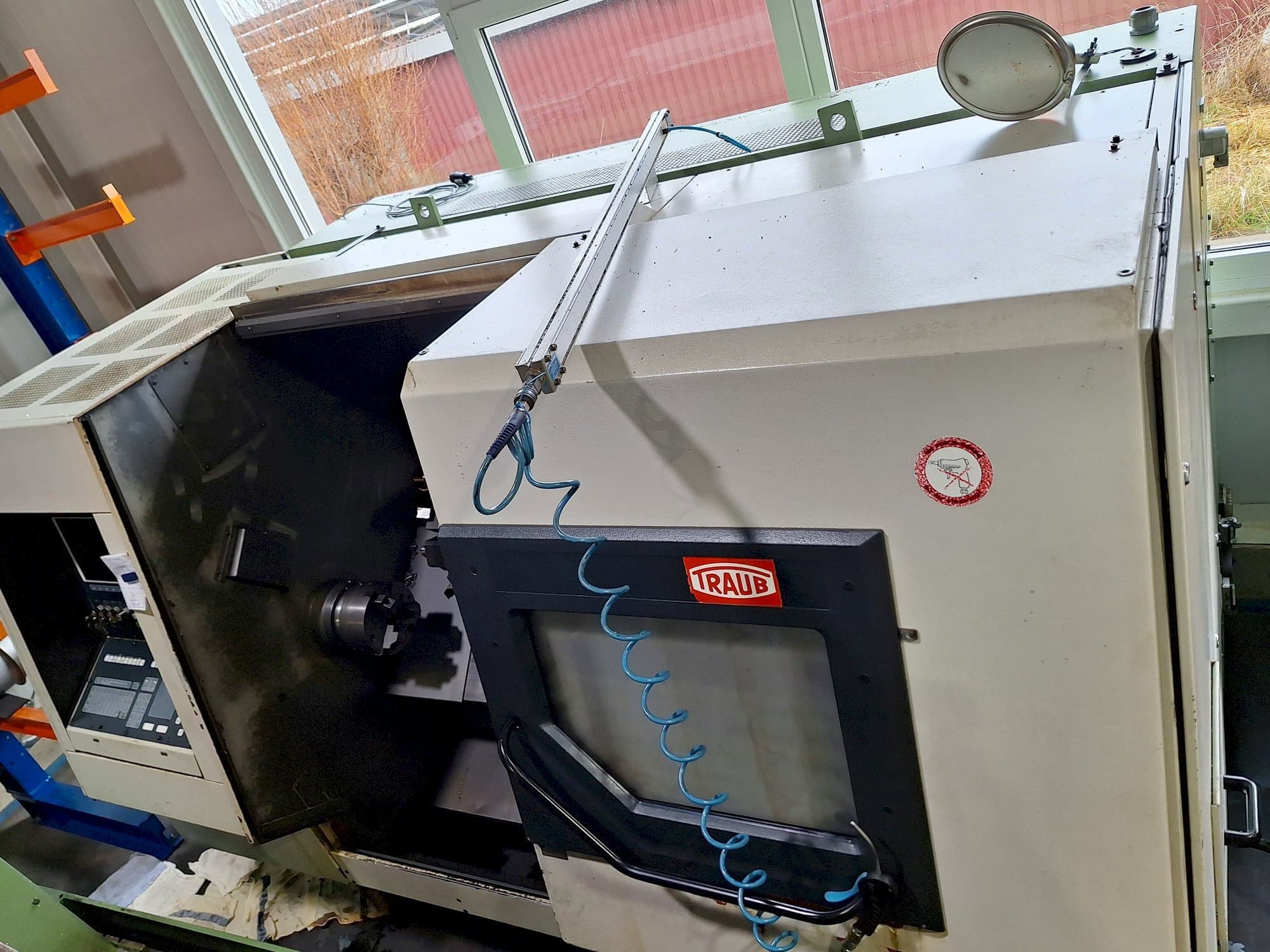 Vista Frontal  da TRAUB TND 400  máquina