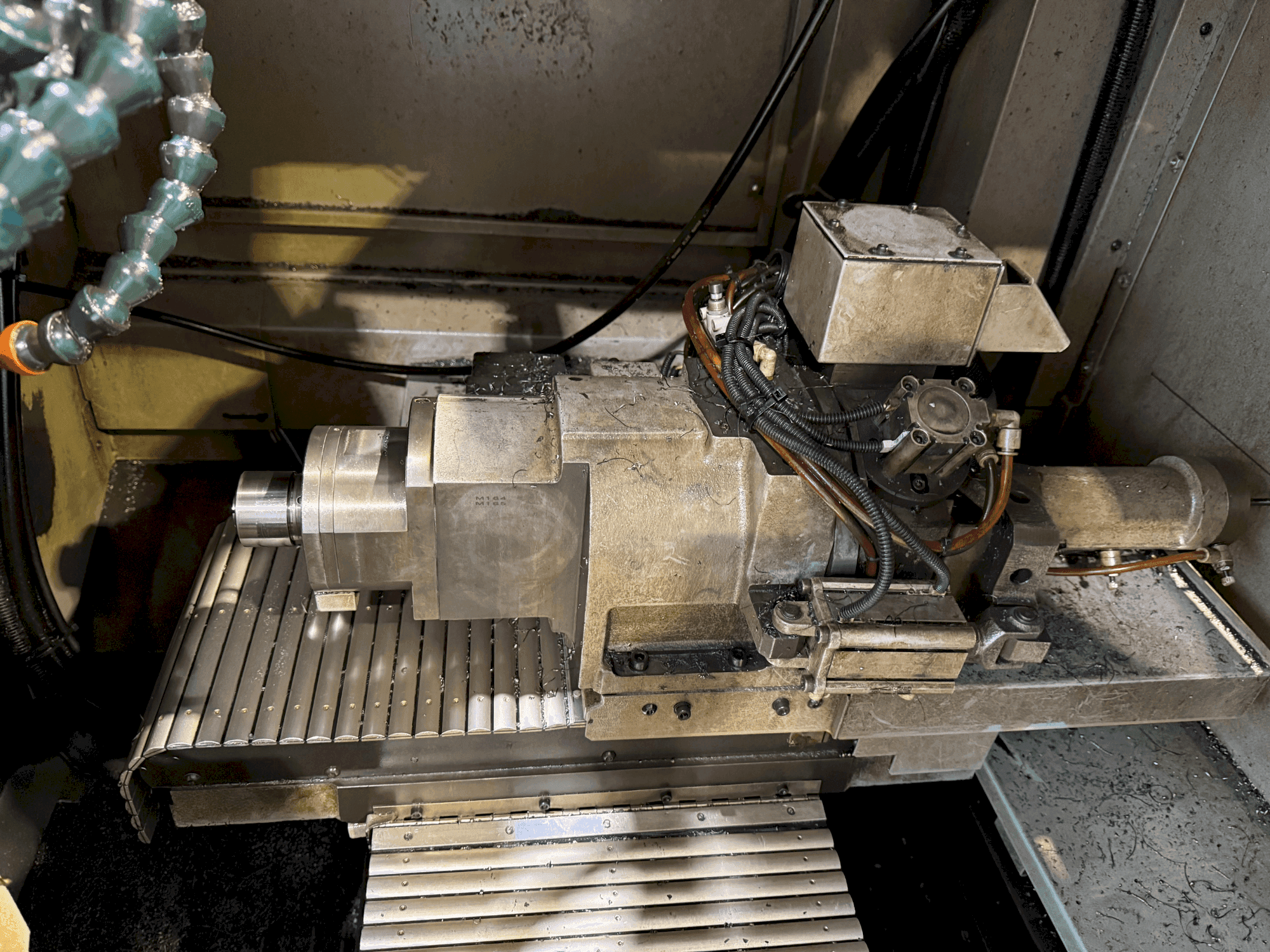 Vista Frontal  da TSUGAMI HS207  máquina