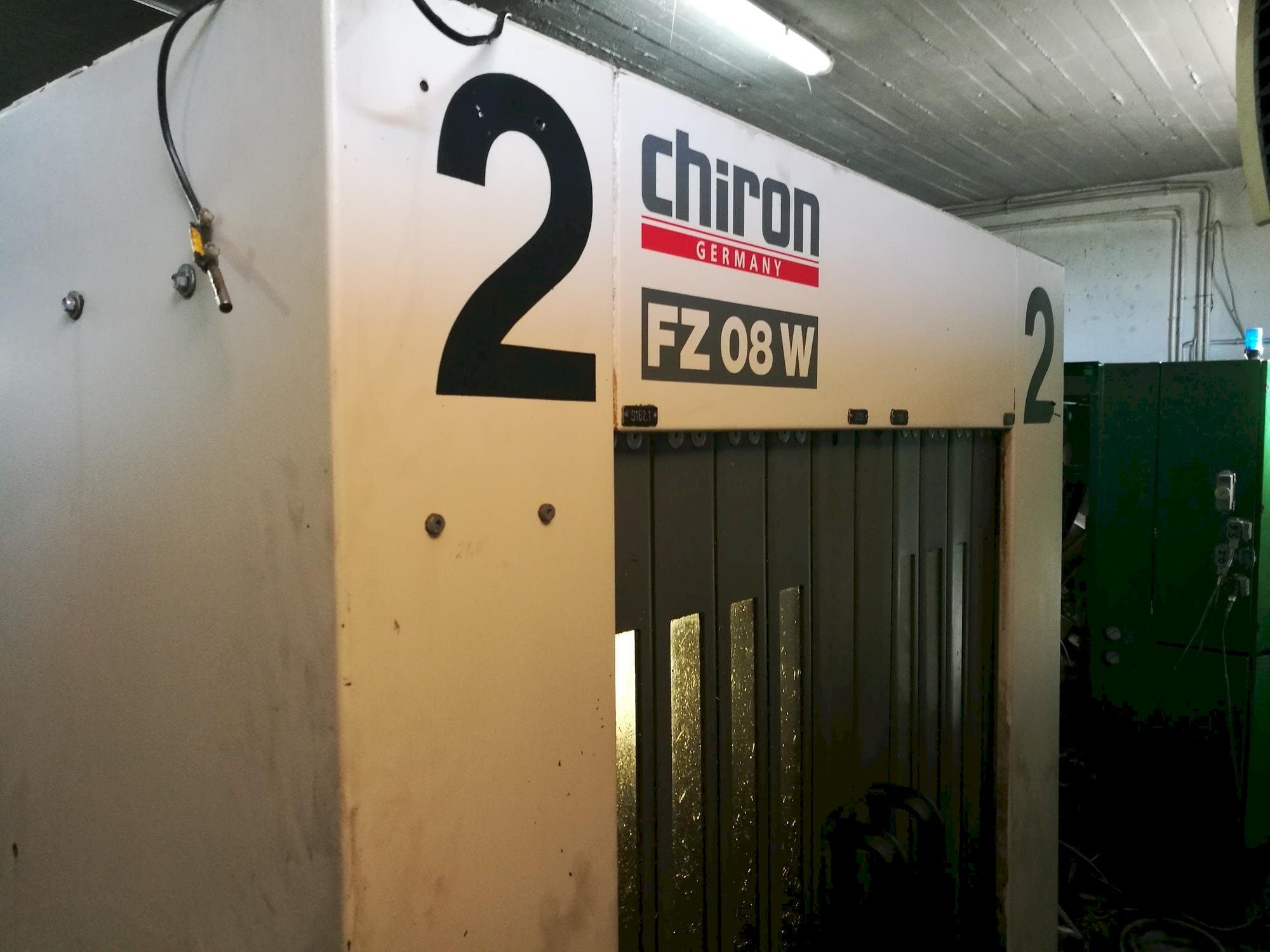 Vista Frontal  da CHIRON FZ 08 W  máquina