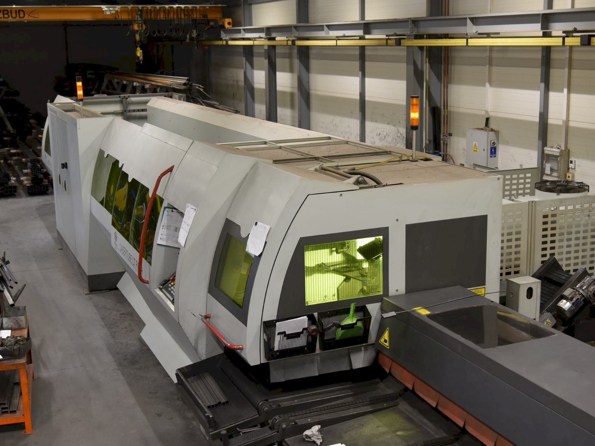 Vista Frontal  da BLM ADIGE LaserTube LT Fiber  máquina