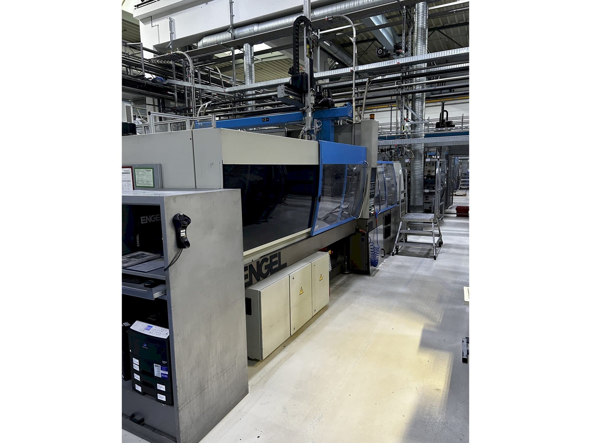 Vista Lateral Esquerda  da Engel VICTORY 1050/220  máquina