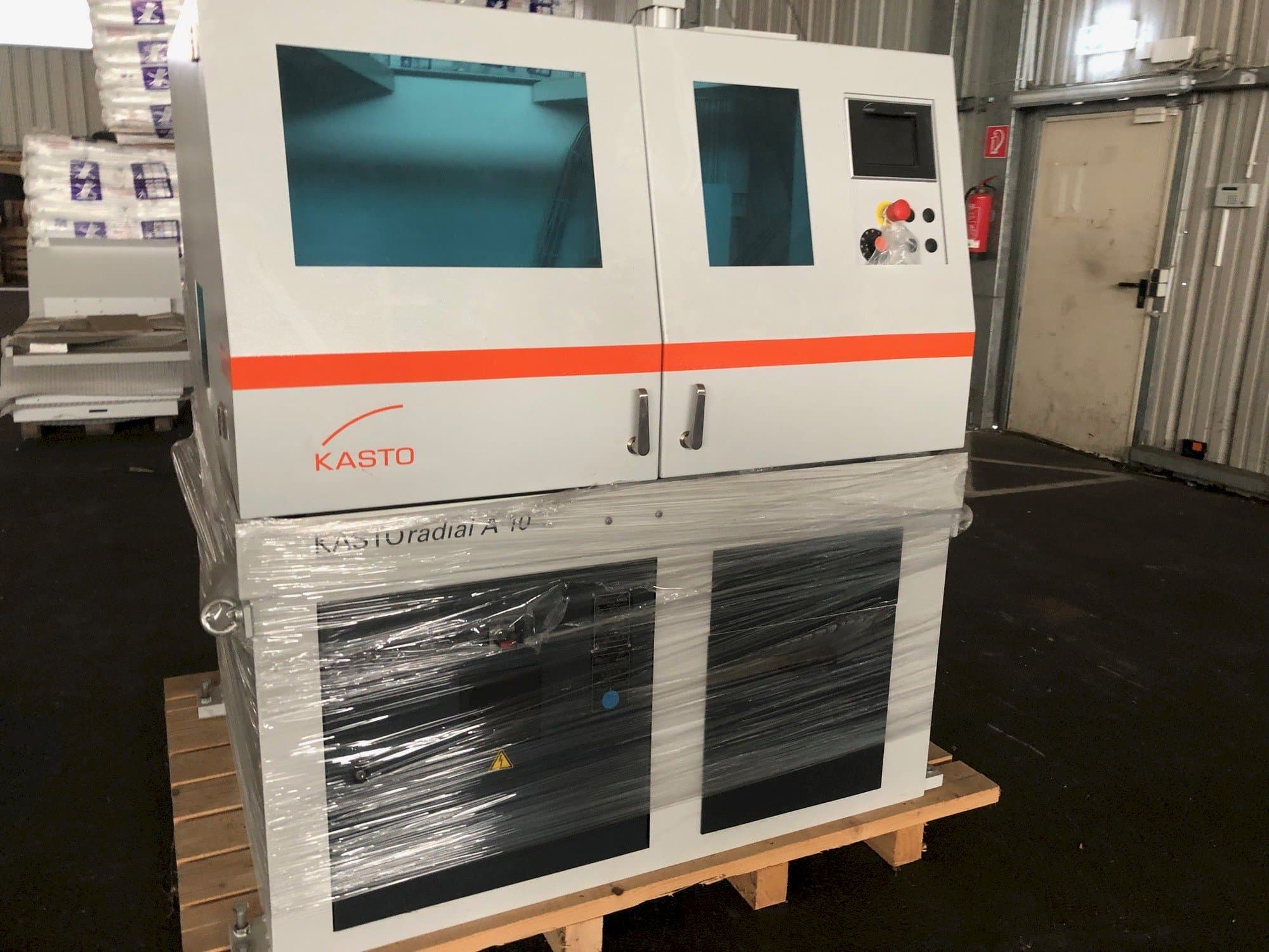 Vista Frontal  da KASTO Radial A10  máquina