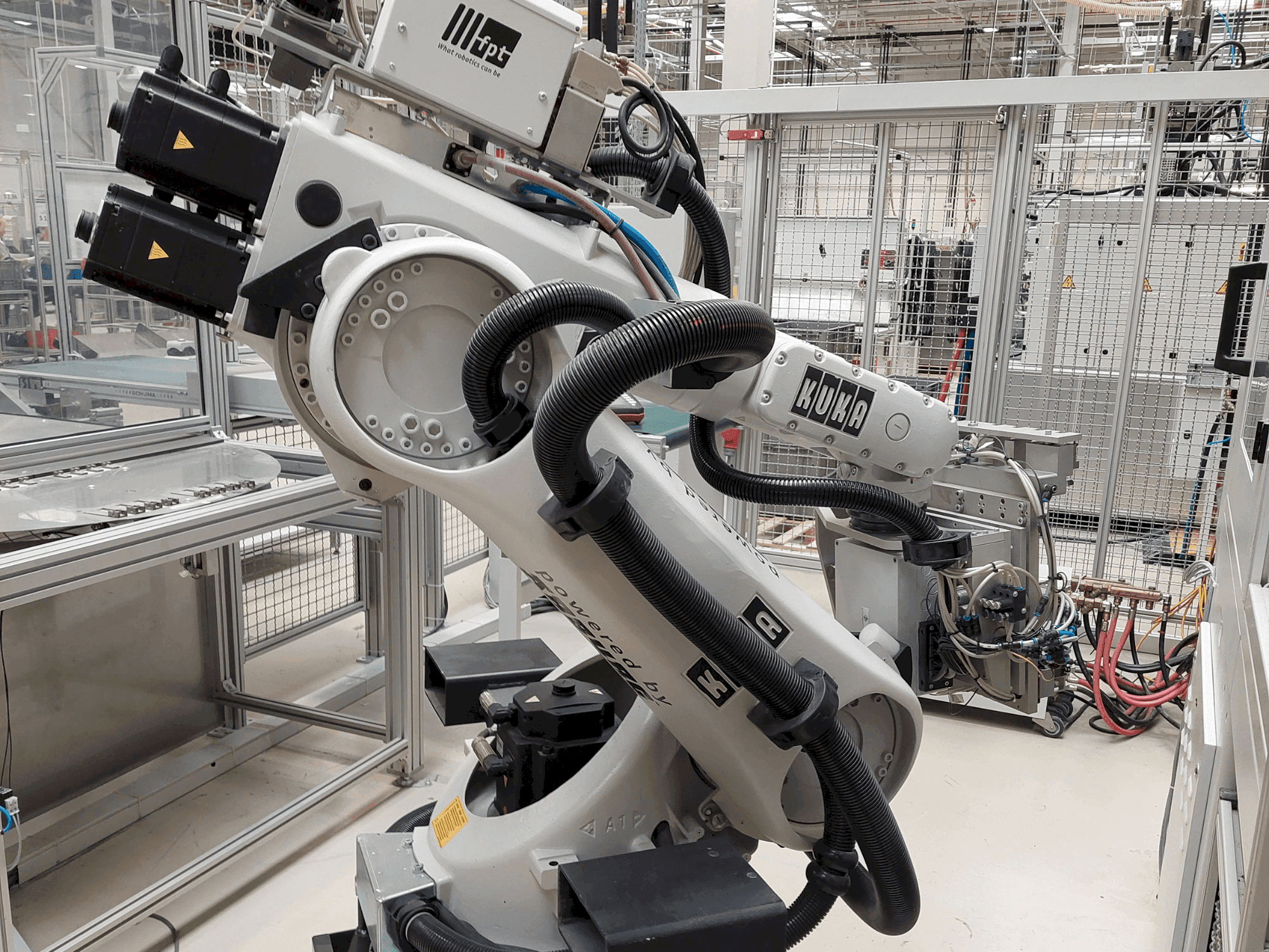 Vista Frontal  da KUKA KR 30-3  máquina