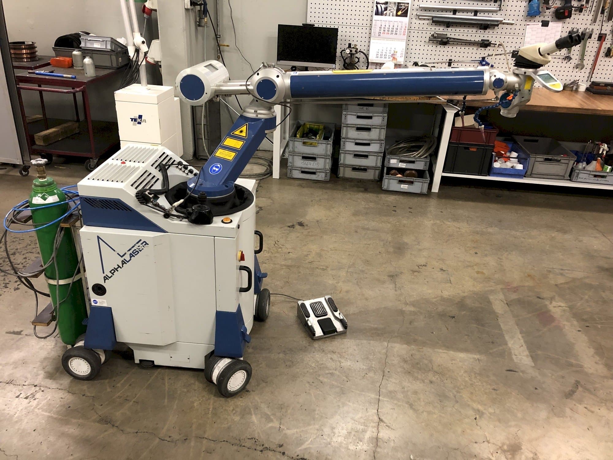 Vista Esquerda  da ALPHA LASER ALM 200  máquina