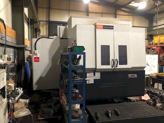 Vista Frontal da Mazak Integrex 800V/5 II E máquina