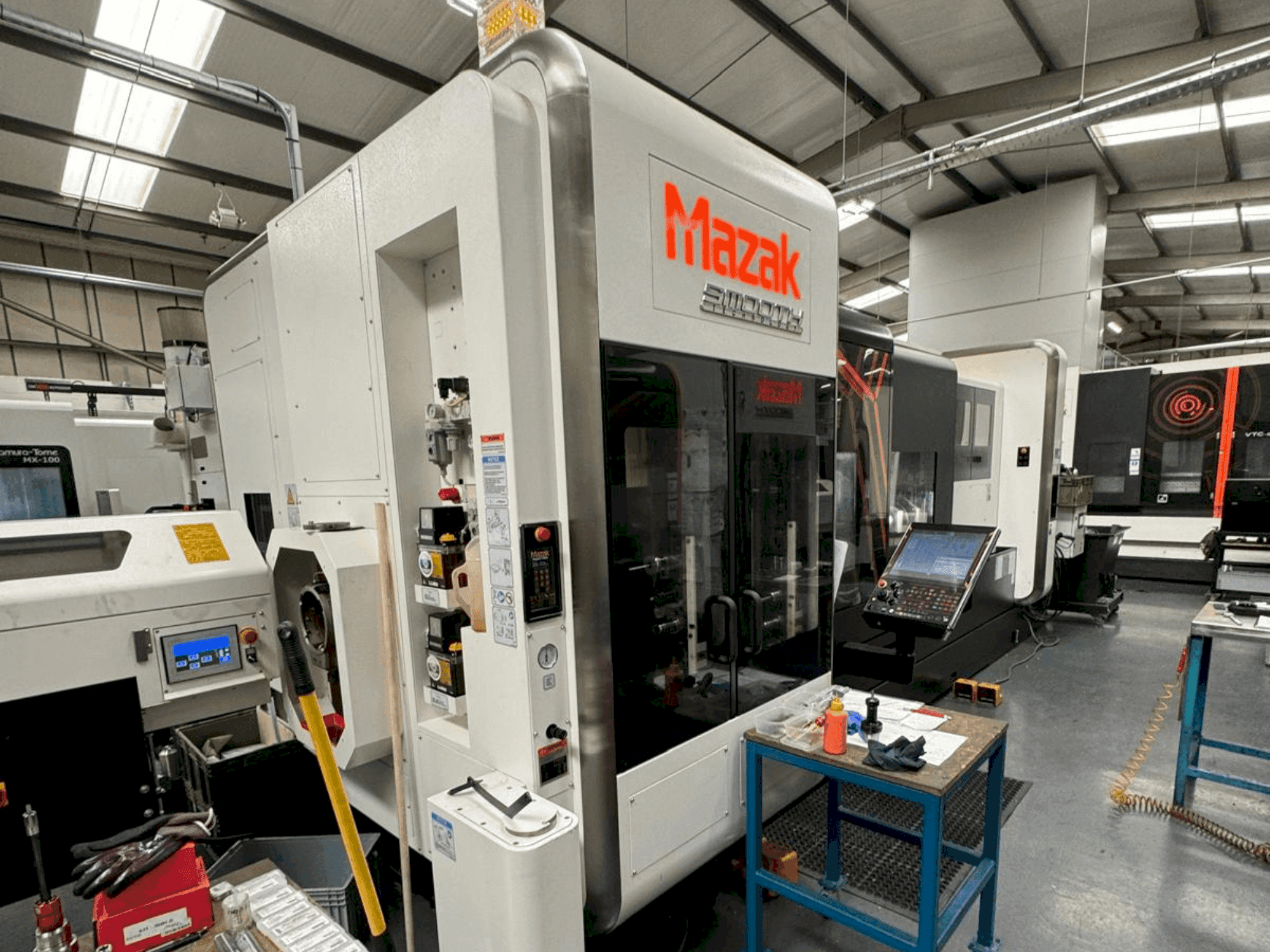 Vista Frontal  da Mazak Integrex i-400S- 2500U  máquina