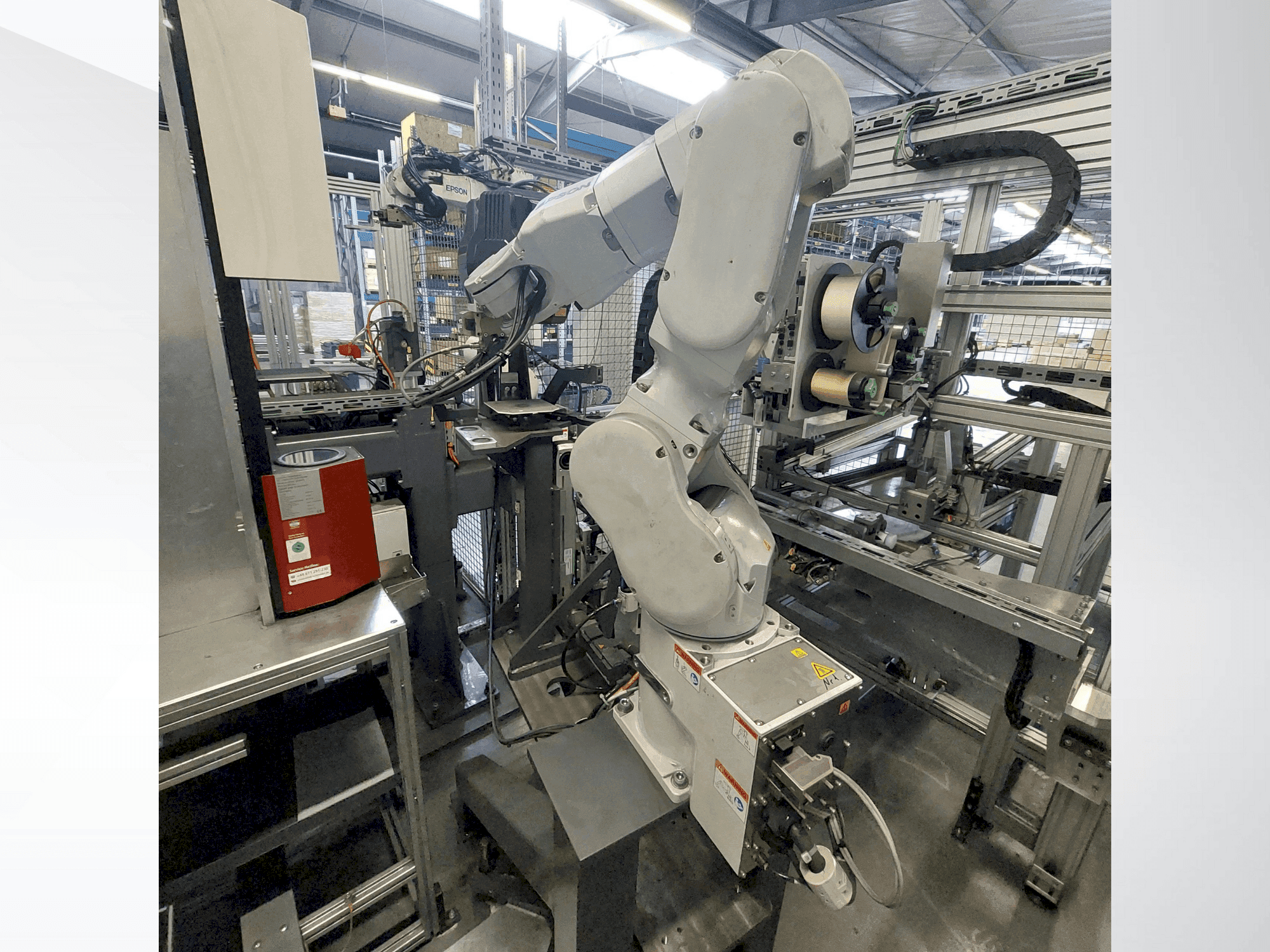 Vista Frontal  da EPSON C8A-901 S  máquina