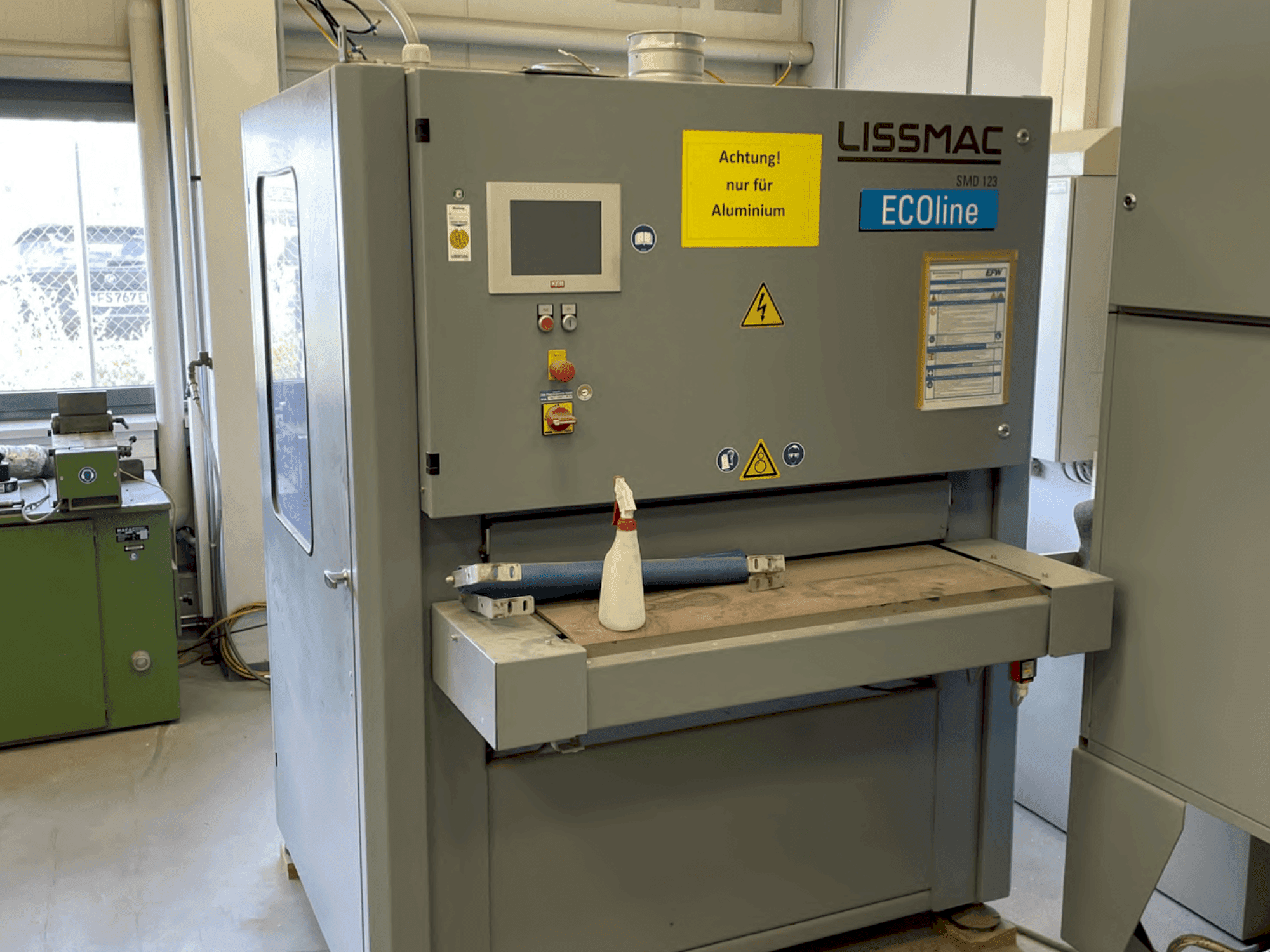 Vista Frontal  da LISSMAC SMD 123 RE  máquina