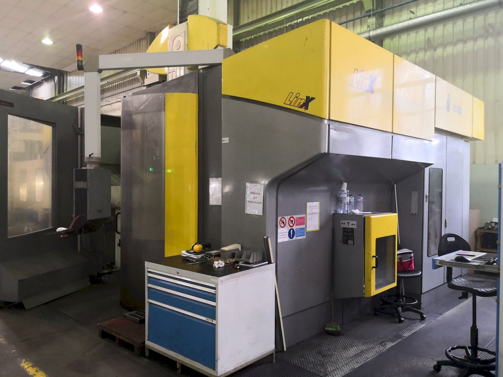 Vista Frontal  da JOBS Linx blitz HSK A  máquina