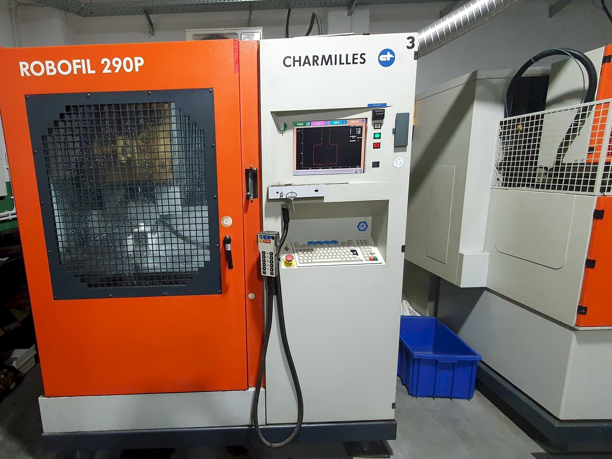 Vista Frontal  da CHARMILLES Robofil 290P  máquina