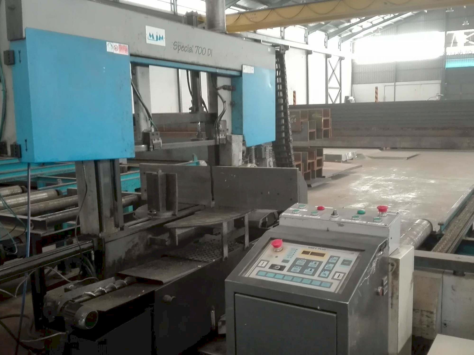 Vista Frontal  da Macc Special 700 DI  máquina