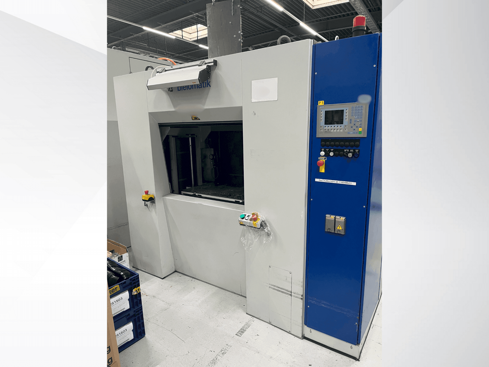 Vista Frontal  da bielomatik K3212  máquina