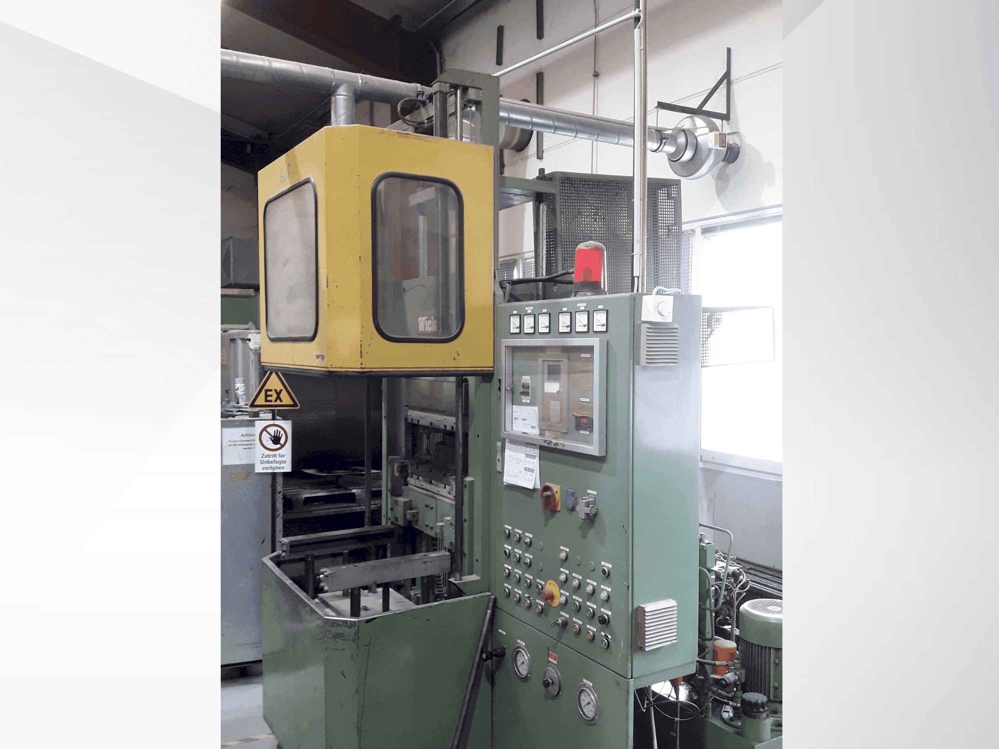 Vista Frontal  da WICKERT WKP 2000/5/5  máquina