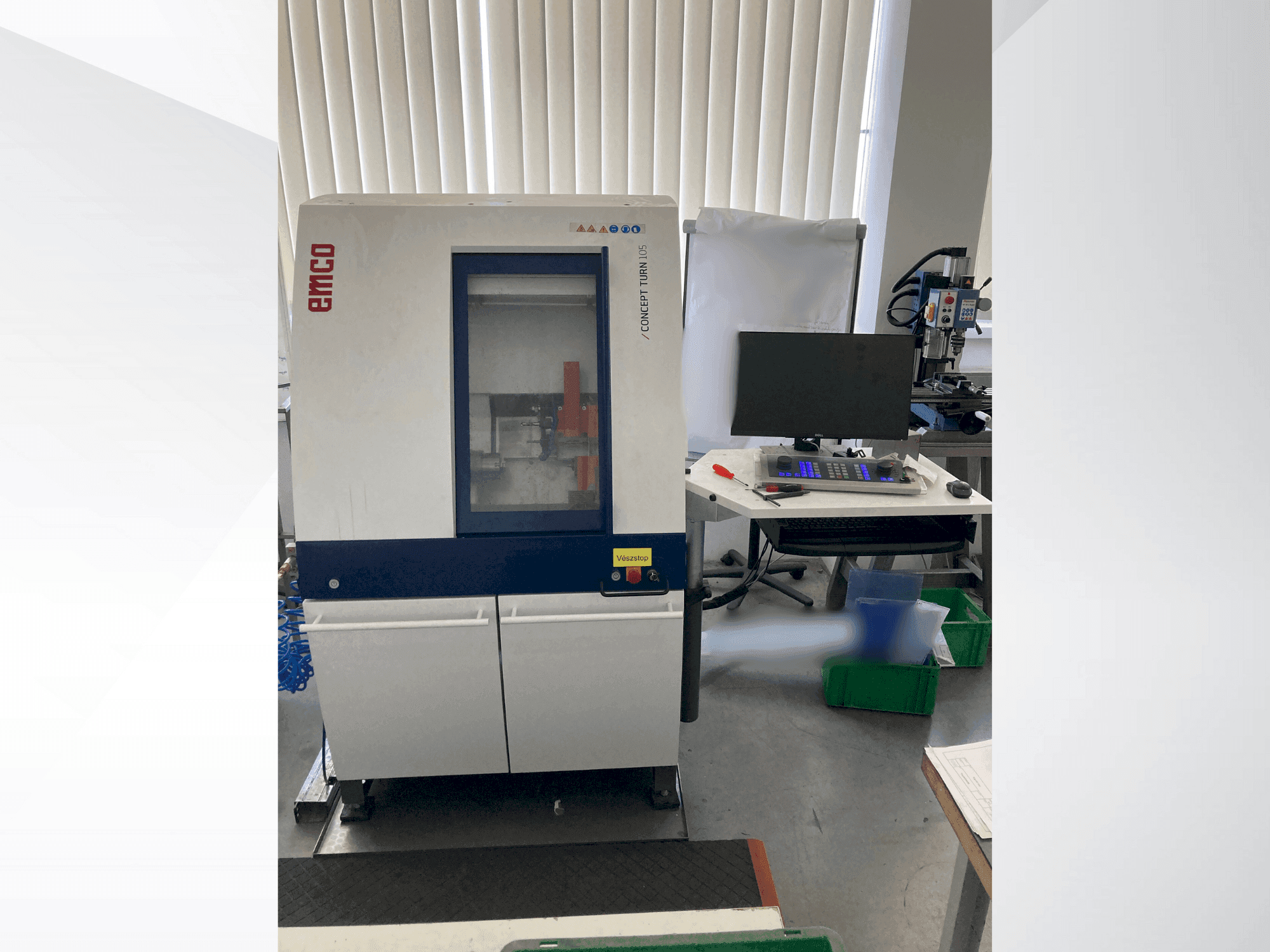 Vista Frontal  da EMCO Concept Turn 105  máquina