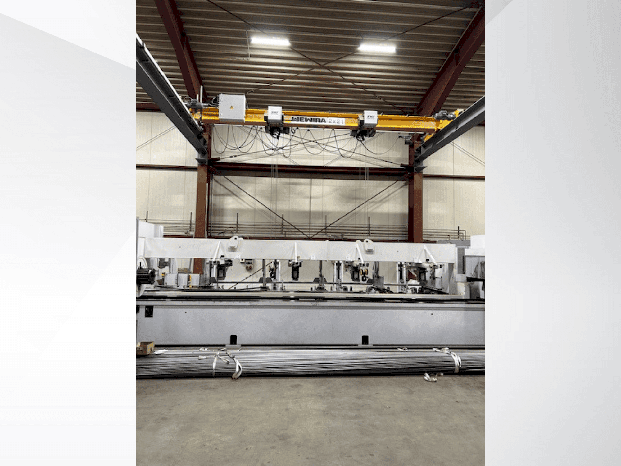 Vista Frontal  da TRUMPF Tru Laser Tube 3000 Fiber  máquina