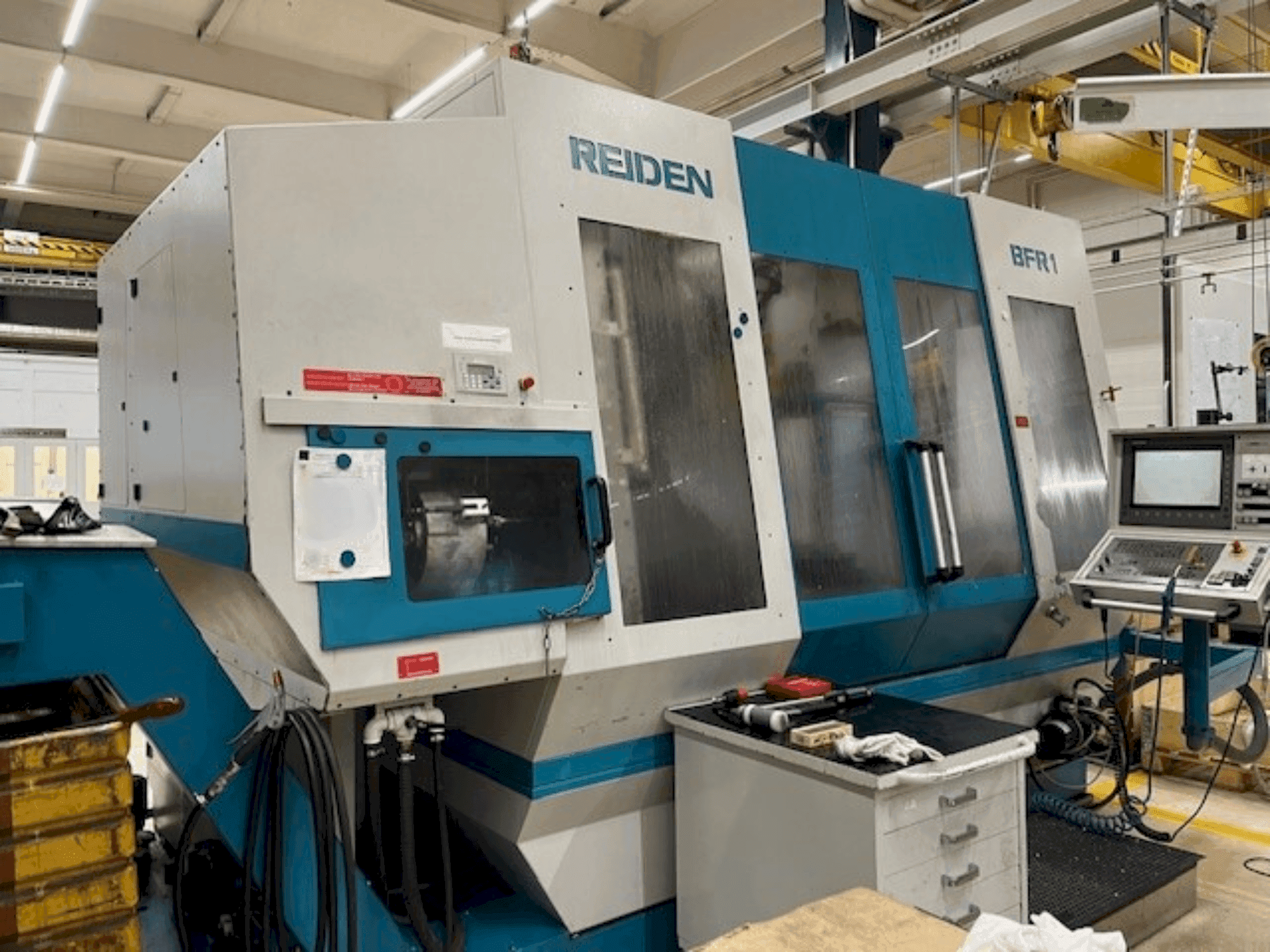 Vista Frontal  da Reiden BRF-1  máquina