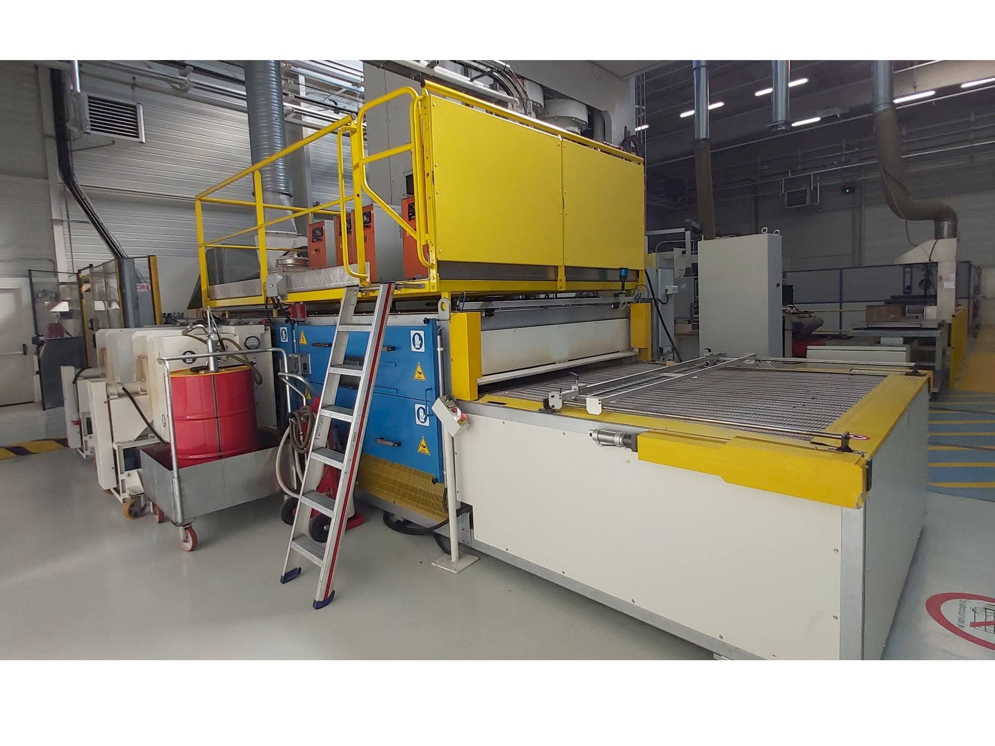 Vista Frontal  da CANNON PRE PREG OVEN  máquina