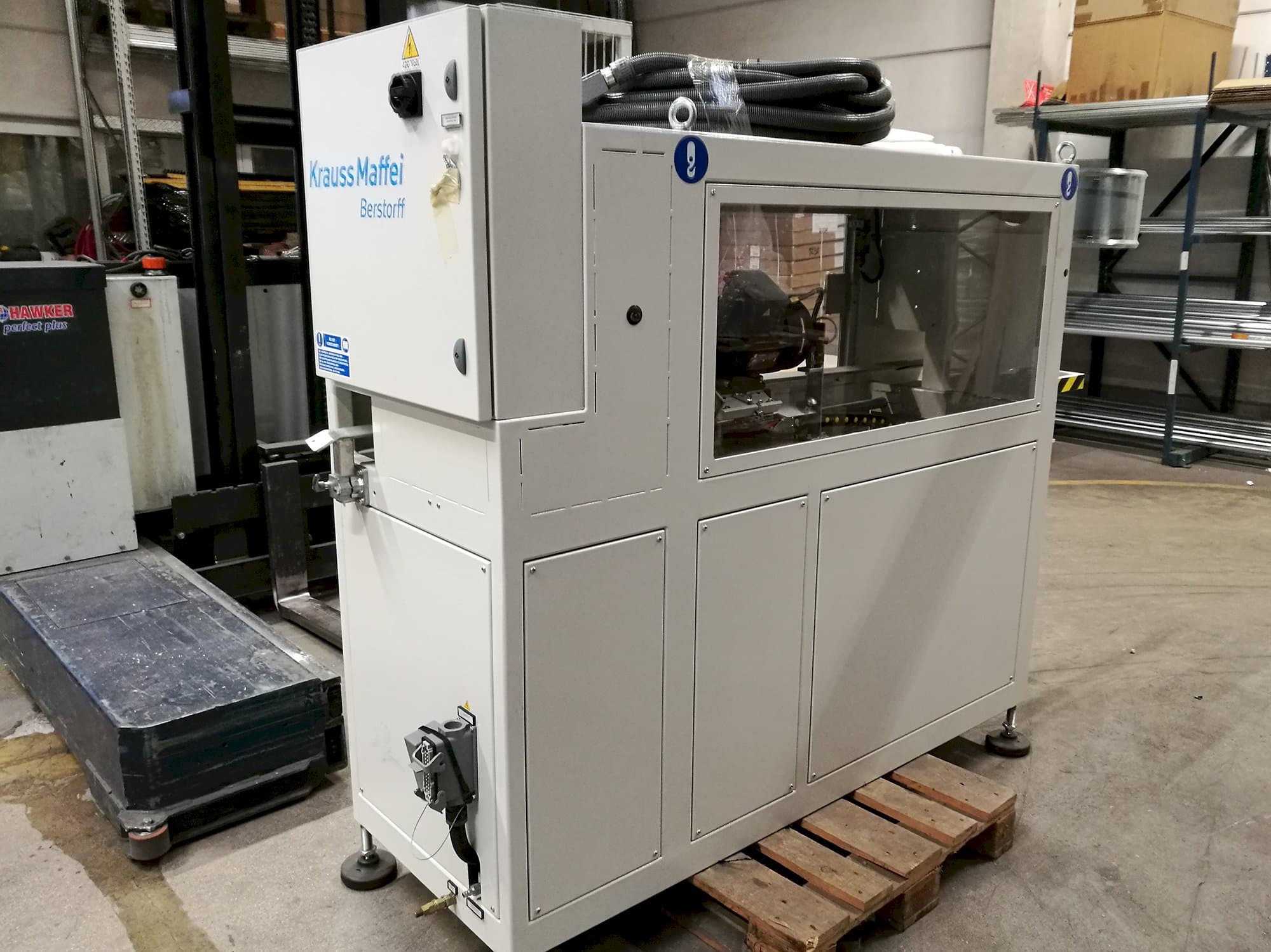 Vista Esquerda  da Krauss Maffei TL 63  máquina