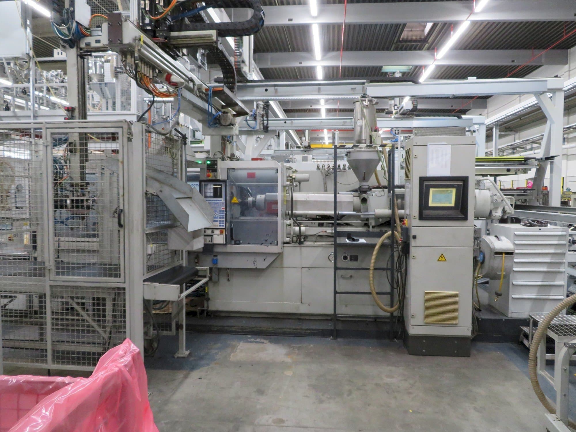 Vista Frontal  da Krauss Maffei 200-1400 C2  máquina