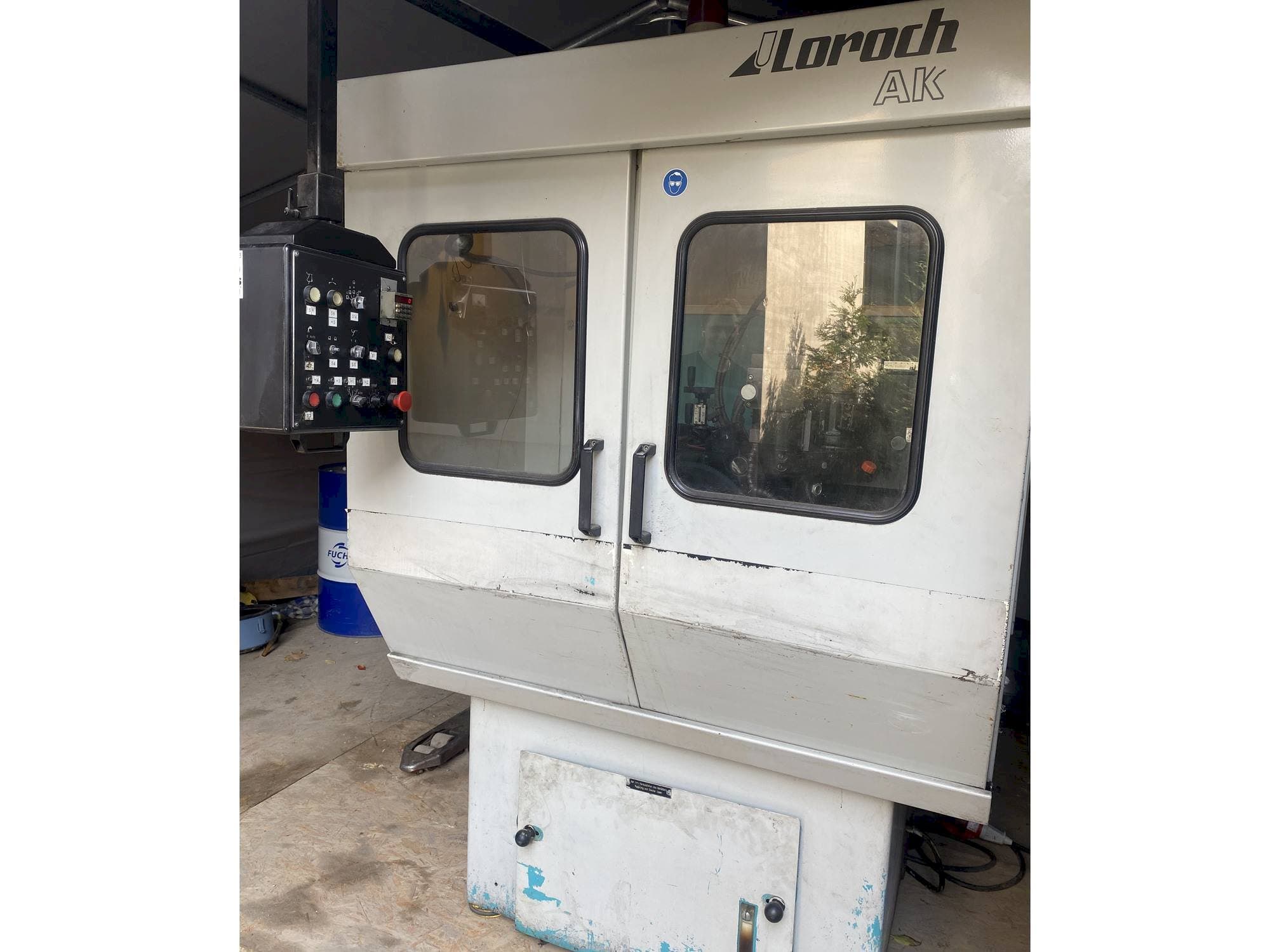 Vista Frontal  da Loroch AK  máquina