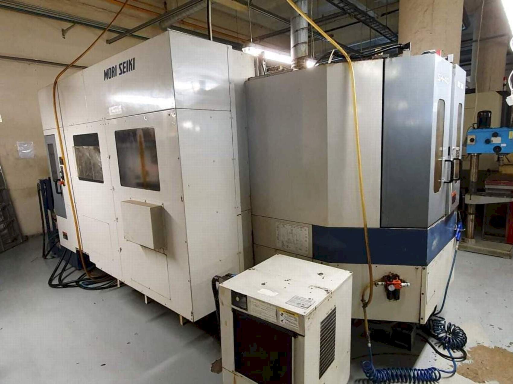 Vista Frontal  da MORI SEIKI SH-40  máquina