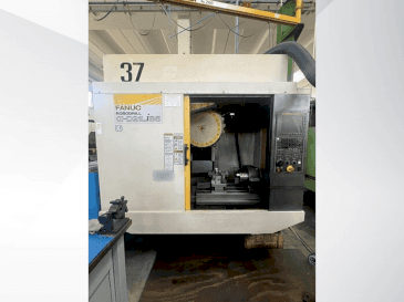 Vista Frontal  da FANUC Robodrill Alpha-D21LiB5  máquina