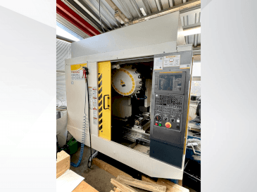 Vista Frontal  da FANUC ROBODRILL α-D21LiB5  máquina