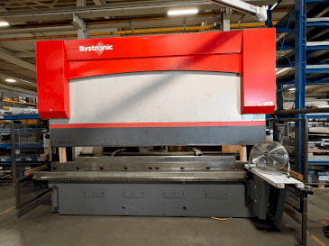 Vista Frontal da Bystronic PR 200x4100 máquina