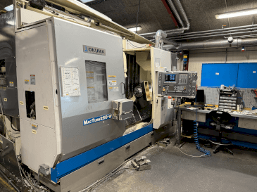 Vista Frontal  da Okuma MacTurn 250-W  máquina