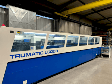 Vista Frontal  da TRUMPF Trumatic L6050  máquina