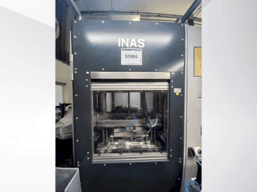 Vista Frontal  da INAS VSM 210  máquina