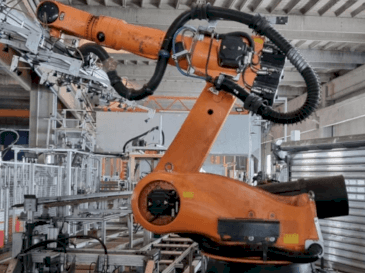 Vista Frontal  da KUKA KR 210 L150-2  máquina