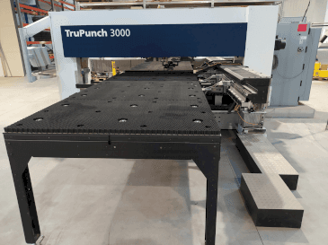 Vista Frontal  da TRUMPF TruPunch 3000  máquina