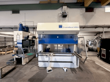 Vista Frontal  da TRUMPF TrumaBend V85S  máquina