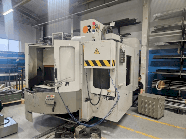 Vista Frontal  da Victor Vcenter 70 - APC  máquina