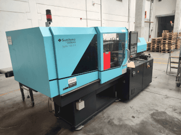 Vista Frontal  da DEMAG Systec 100/420-310  máquina