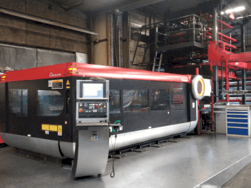 Vista Frontal  da AMADA LC-3015F1NT 4kW CO2  máquina