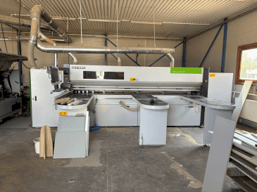 Vista Frontal  da BIESSE Selco WN 2  máquina