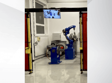 Vista Frontal  da Yaskawa Motoman AR1440  máquina