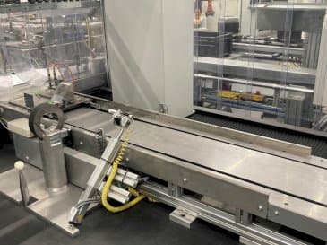 Vista Frontal  da Mora Primus 7107  máquina