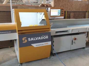 Vista Frontal  da SALVADOR Superpush 200  máquina