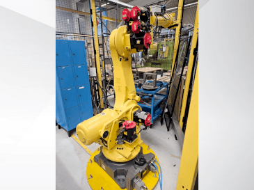 Vista Frontal  da FANUC R2000iB/165F  máquina