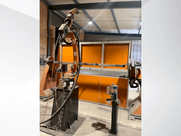 Vista Frontal  da KUKA KR8 R2100-2 arc HW  máquina