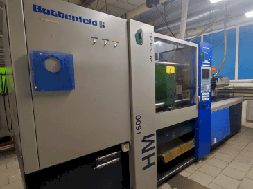 Vista Frontal  da Battenfeld HM 1600/750  máquina