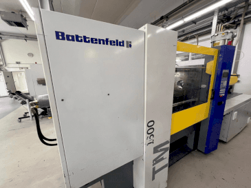 Vista Frontal da Battenfeld TM 1600/1000 máquina