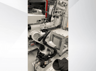 Vista Frontal  da KUKA KR 22 R1610-2  máquina