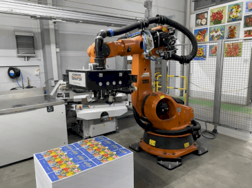 Vista Frontal  da KUKA KR140-3 COMP  máquina