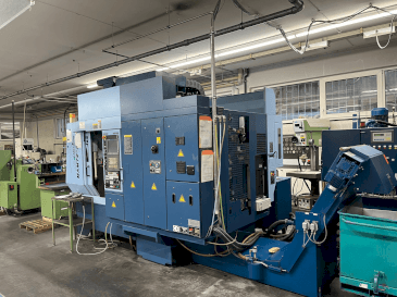 Vista Frontal  da Matsuura MAM72-25V  máquina